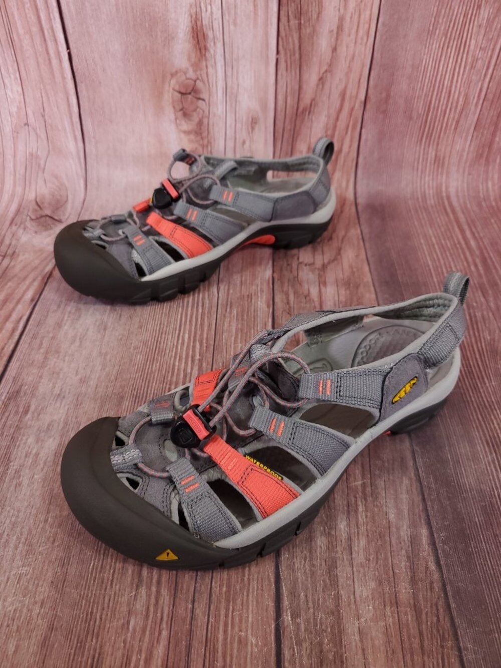 Keen Newport H2 Womens Size 9 Waterproof Hiking Sandals Gray Coral 1012868